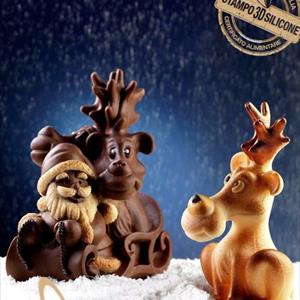 Moule Renne et le traîneau avec le Père Noël